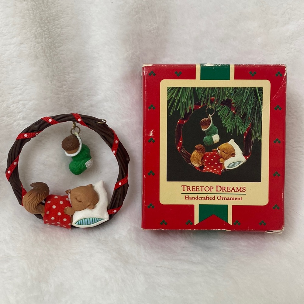 Hallmark Keepsake Vintage 1987 ‘Treetop Dreams’ Squirrel Ornament